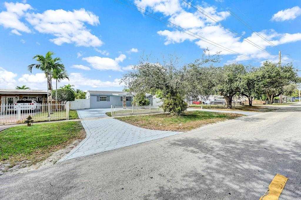 Small Image of 730 NORTH 64TH AVE, Hollywood Number 23