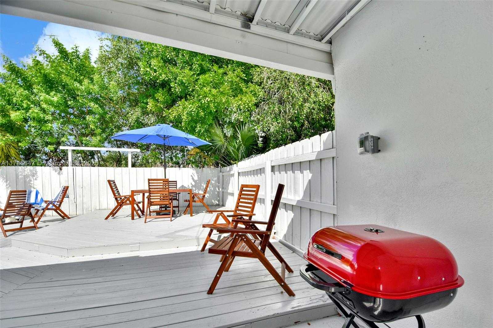 Small Image of 730 NORTH 64TH AVE, Hollywood Number 5