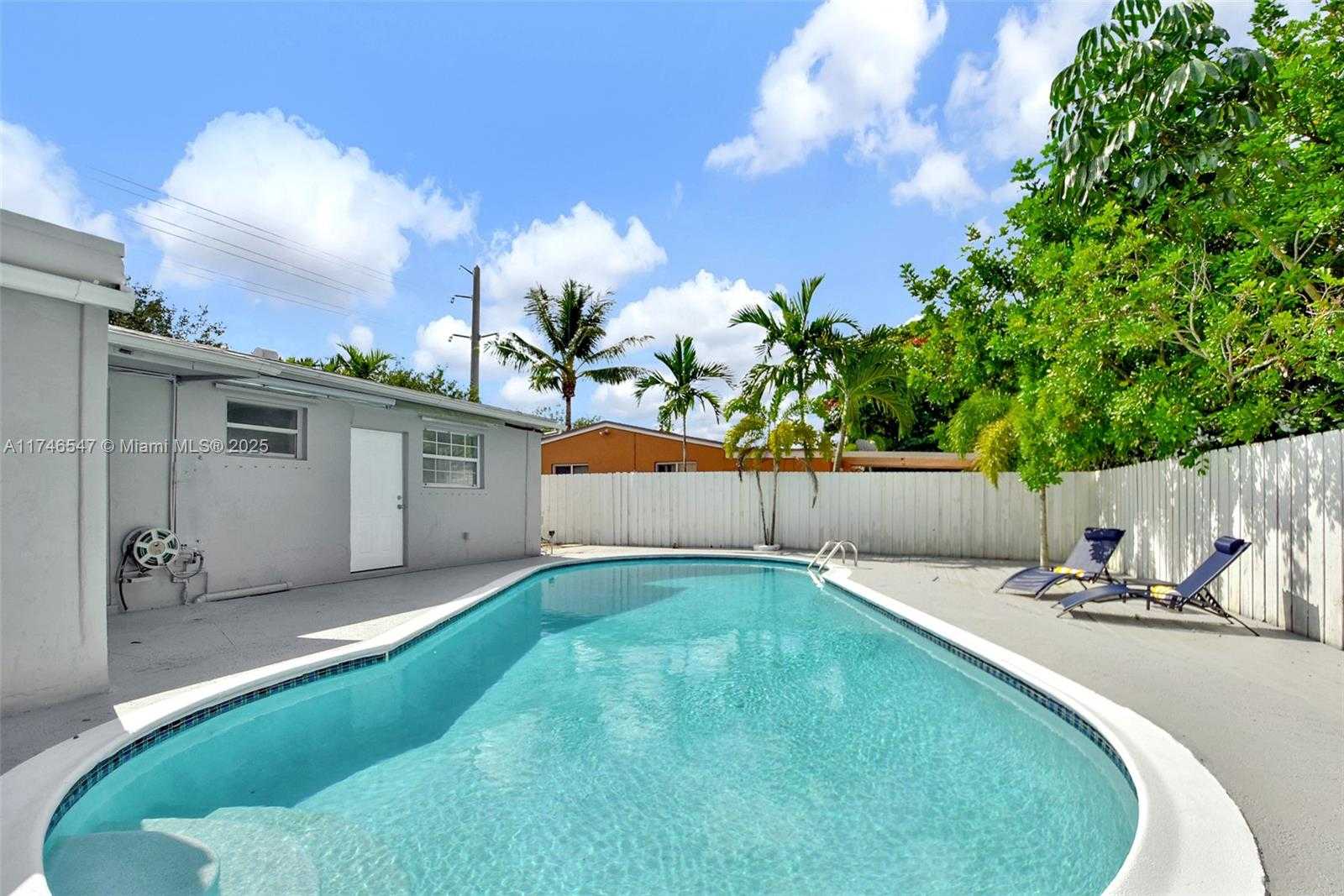 Small Image of 730 NORTH 64TH AVE, Hollywood Number 8