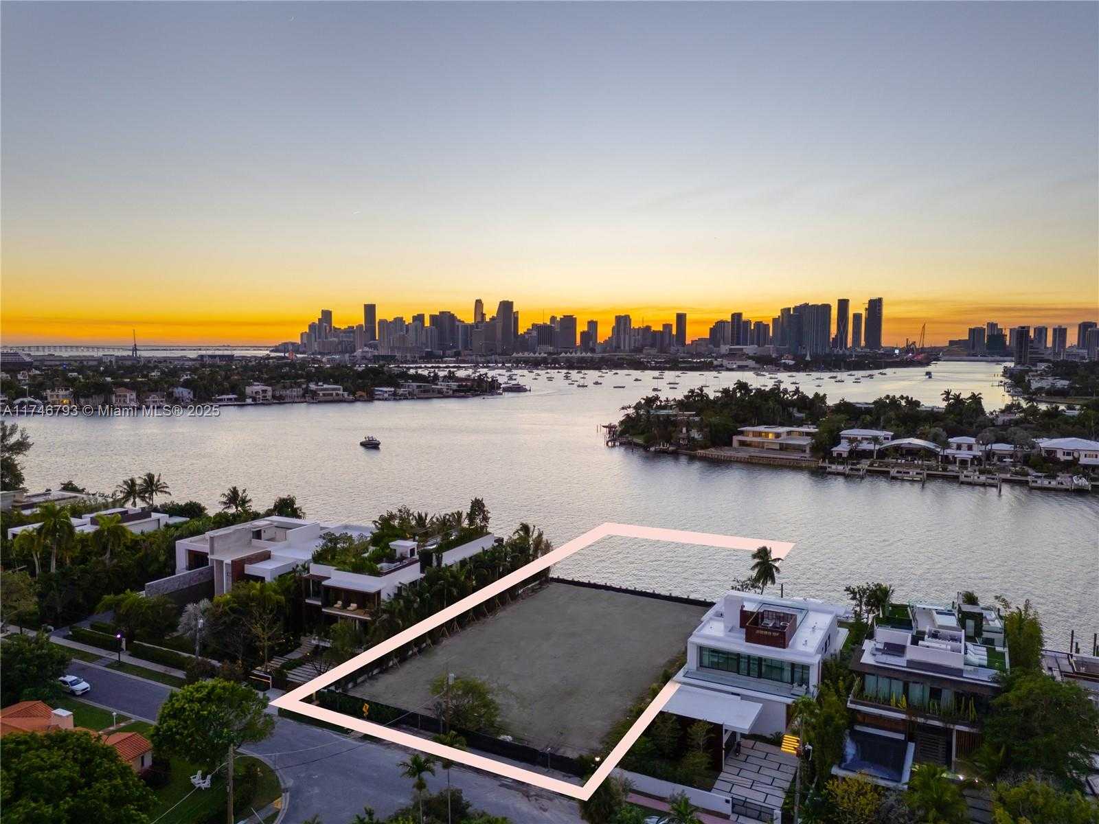 Small Image of 228 WEST DILIDO DR, Miami Beach Number 14
