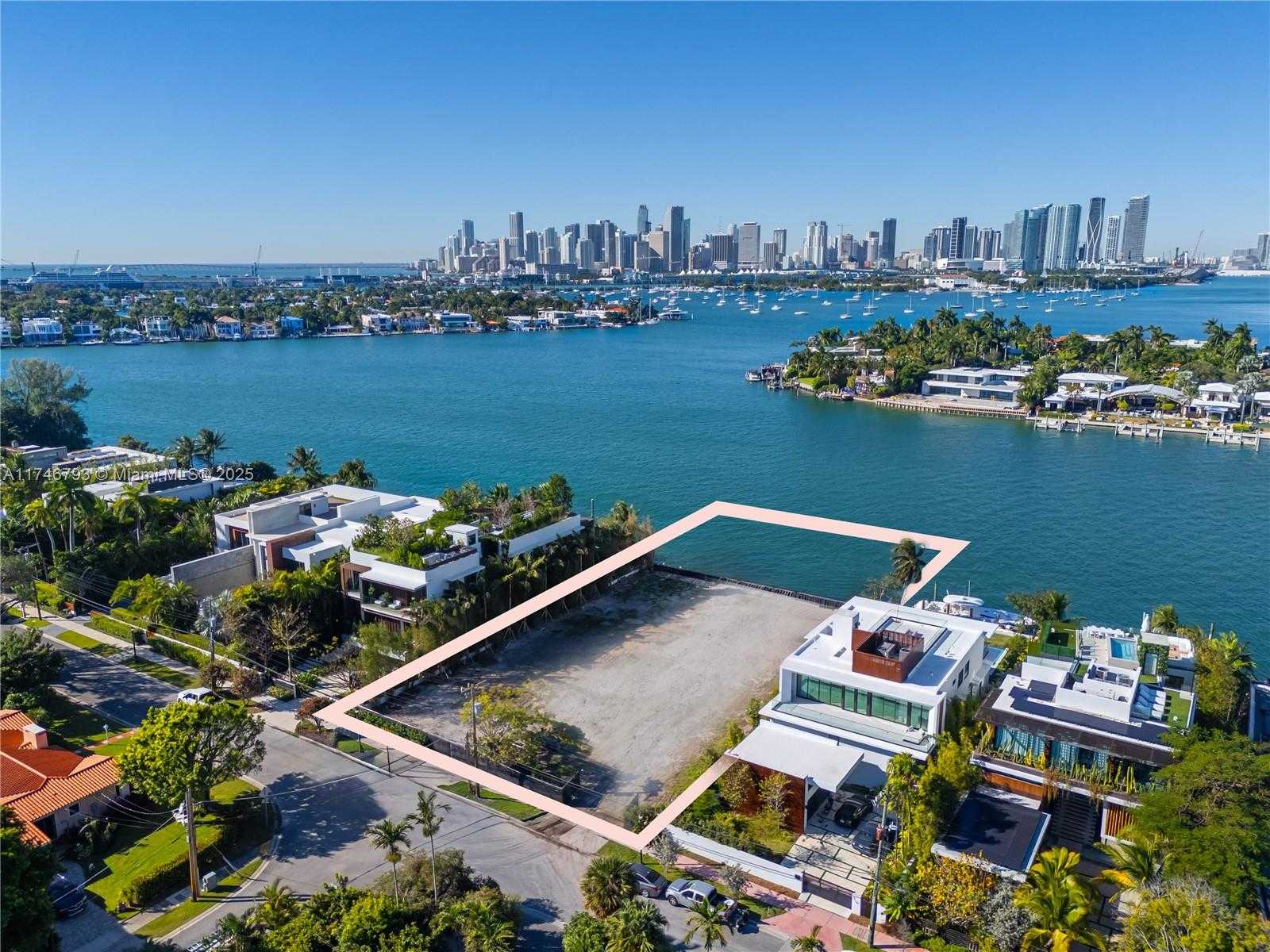 Small Image of 228 WEST DILIDO DR, Miami Beach Number 15