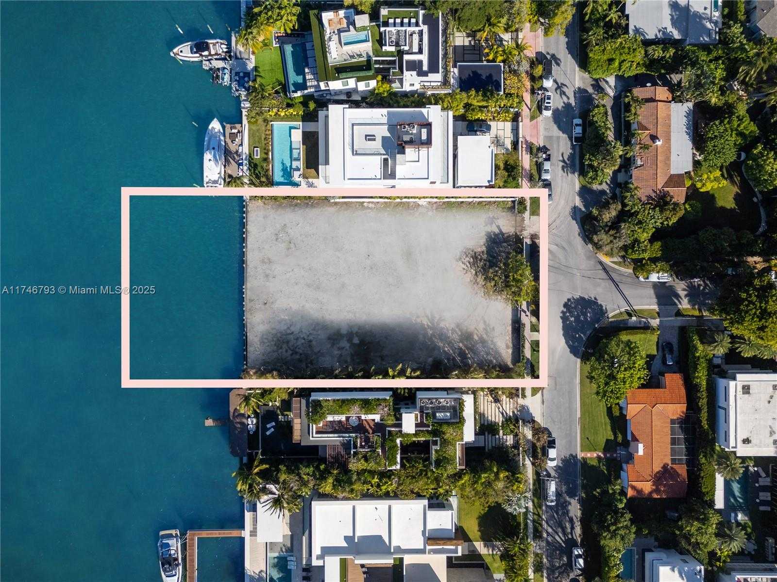 Small Image of 228 WEST DILIDO DR, Miami Beach Number 65