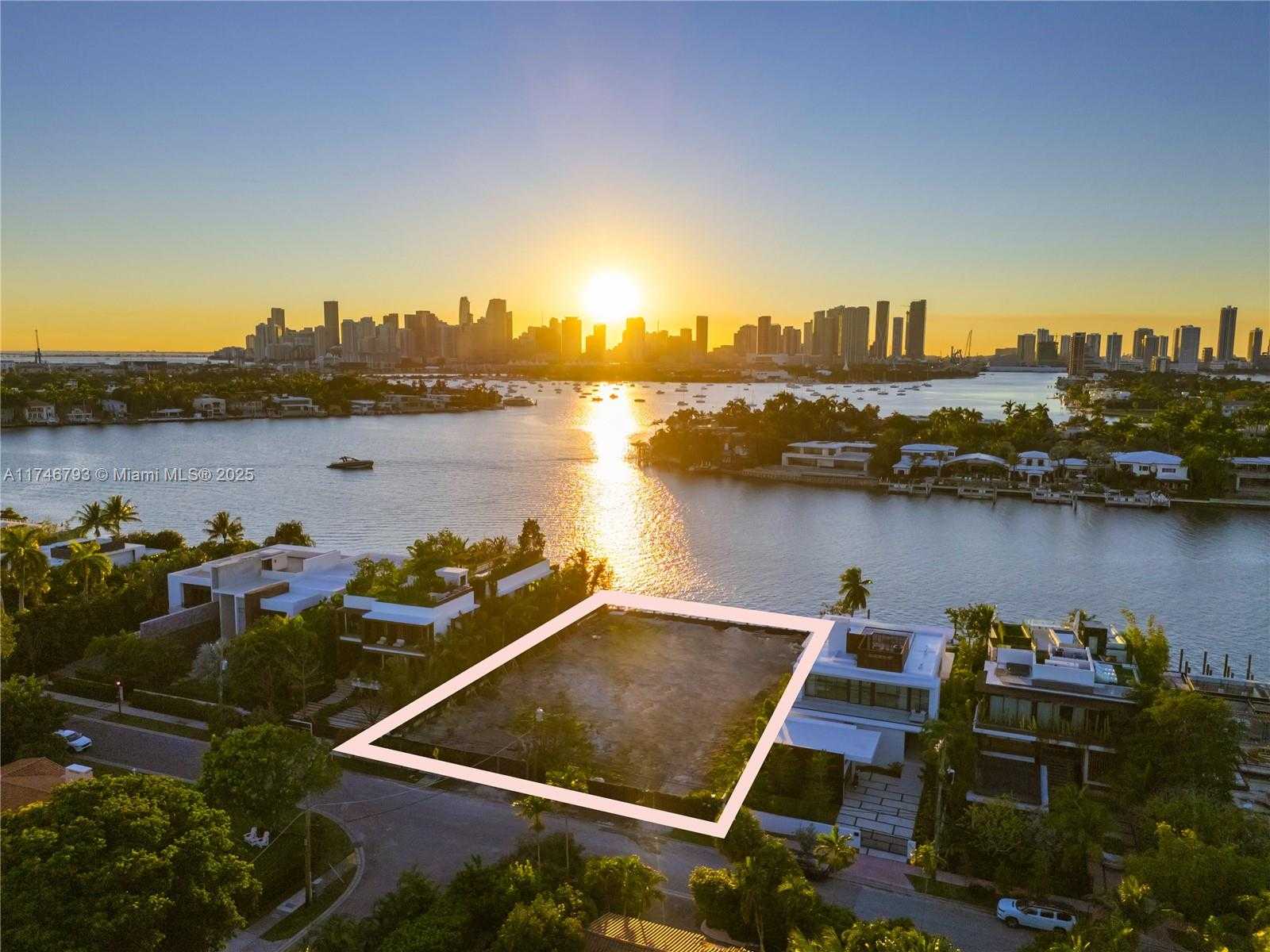 Small Image of 228 WEST DILIDO DR, Miami Beach Number 68