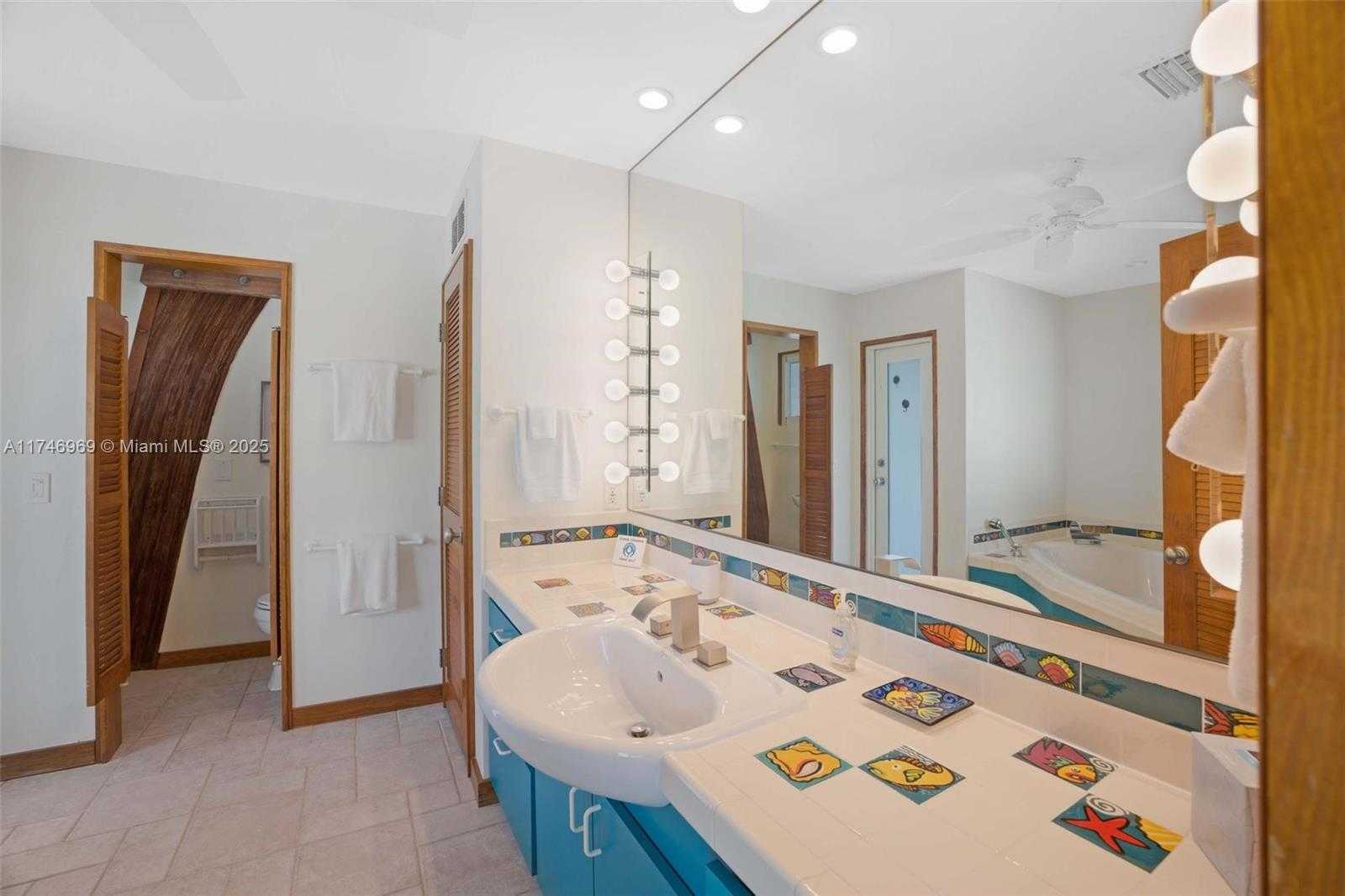 Small Image of 815 EAST SHORE DR, Lower Keys Number 18