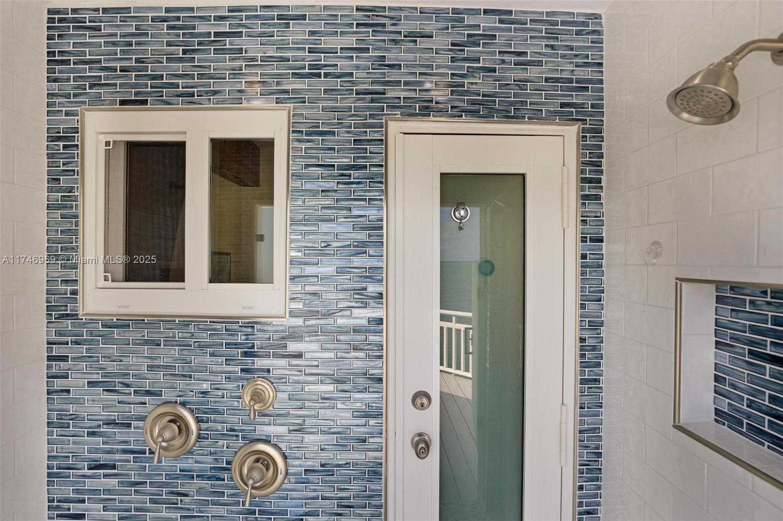 Small Image of 815 EAST SHORE DR, Lower Keys Number 20