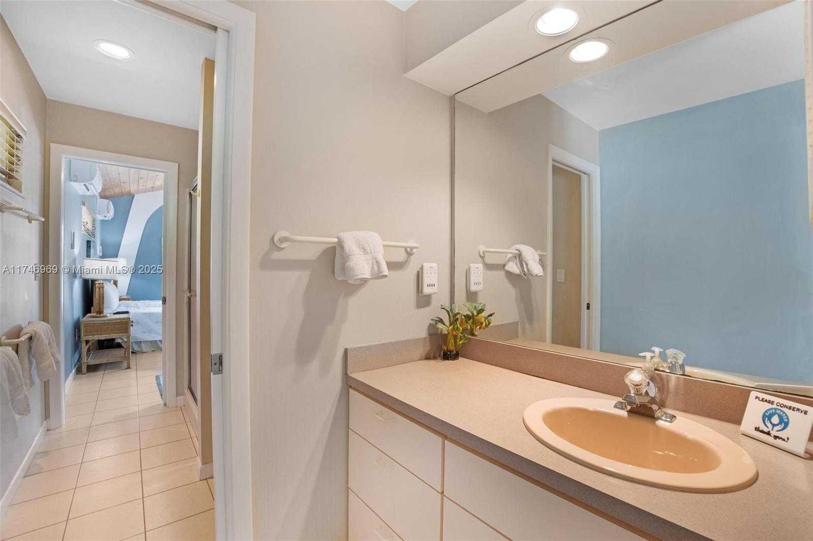 Small Image of 815 EAST SHORE DR, Lower Keys Number 45