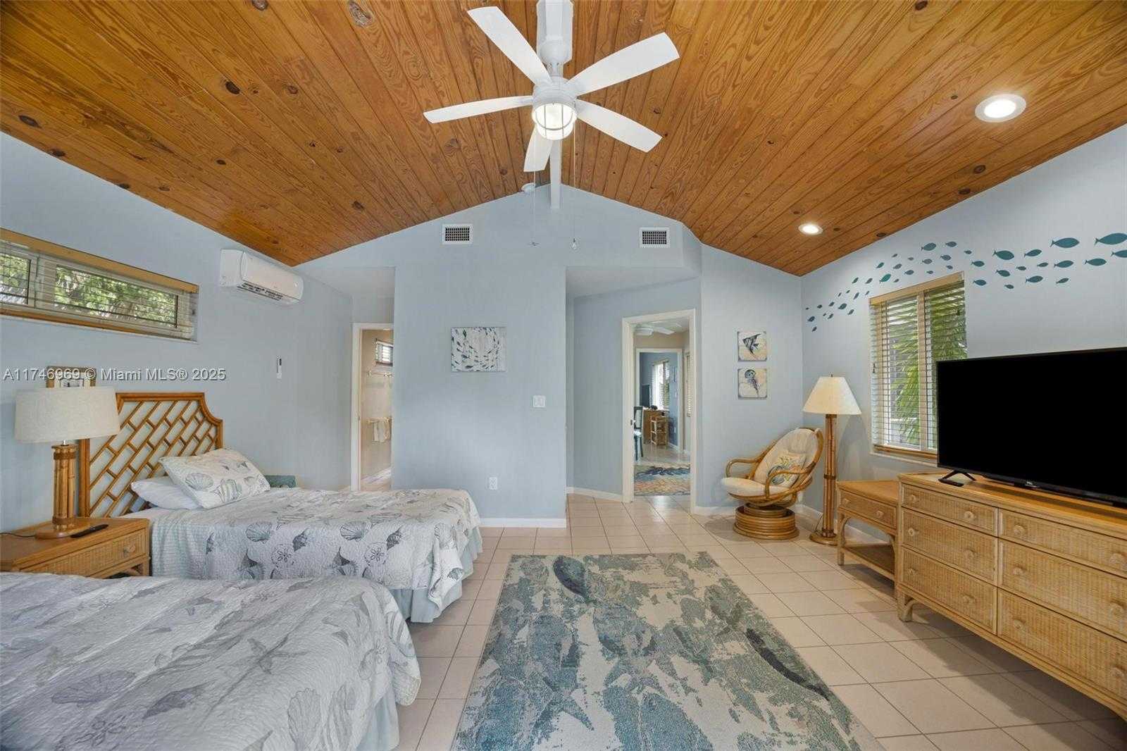 Small Image of 815 EAST SHORE DR, Lower Keys Number 46