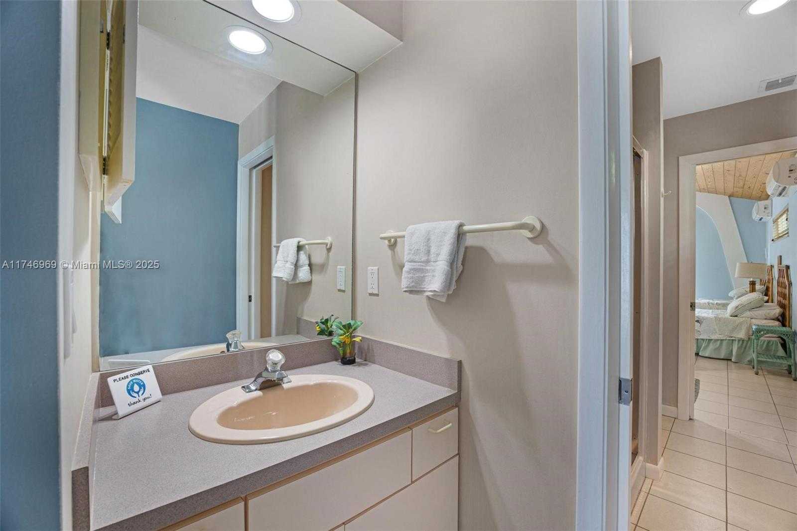 Small Image of 815 EAST SHORE DR, Lower Keys Number 48
