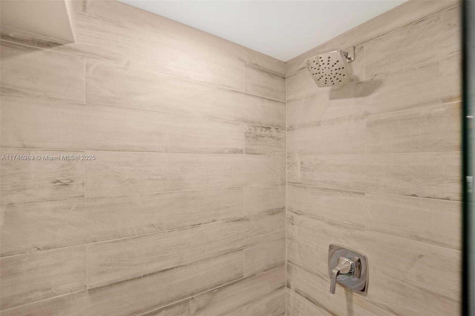 Small Image of 815 EAST SHORE DR, Lower Keys Number 71