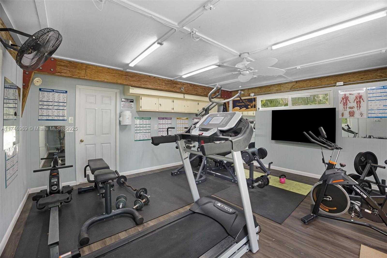 Small Image of 815 EAST SHORE DR, Lower Keys Number 82