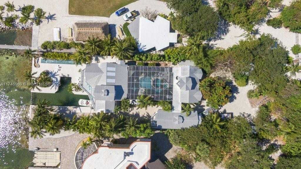 Small Image of 815 EAST SHORE DR, Lower Keys Number 84