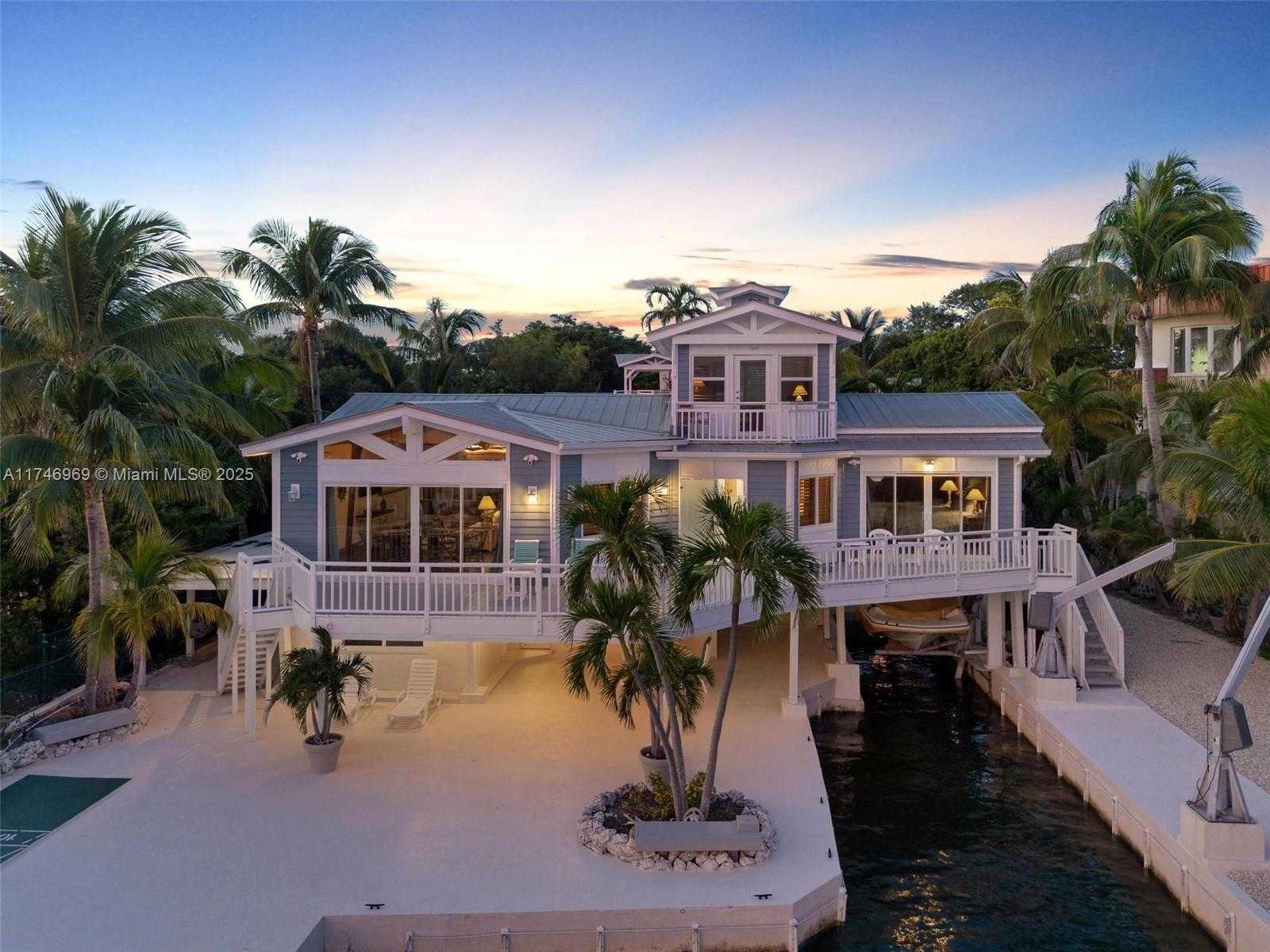 Small Image of 815 EAST SHORE DR, Lower Keys Number 86