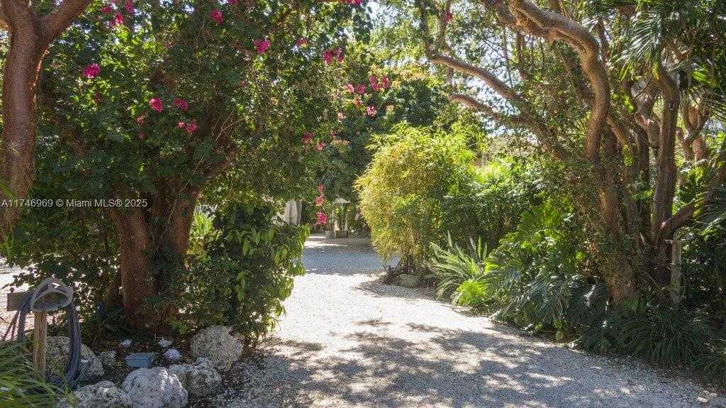 Small Image of 815 EAST SHORE DR, Lower Keys Number 94