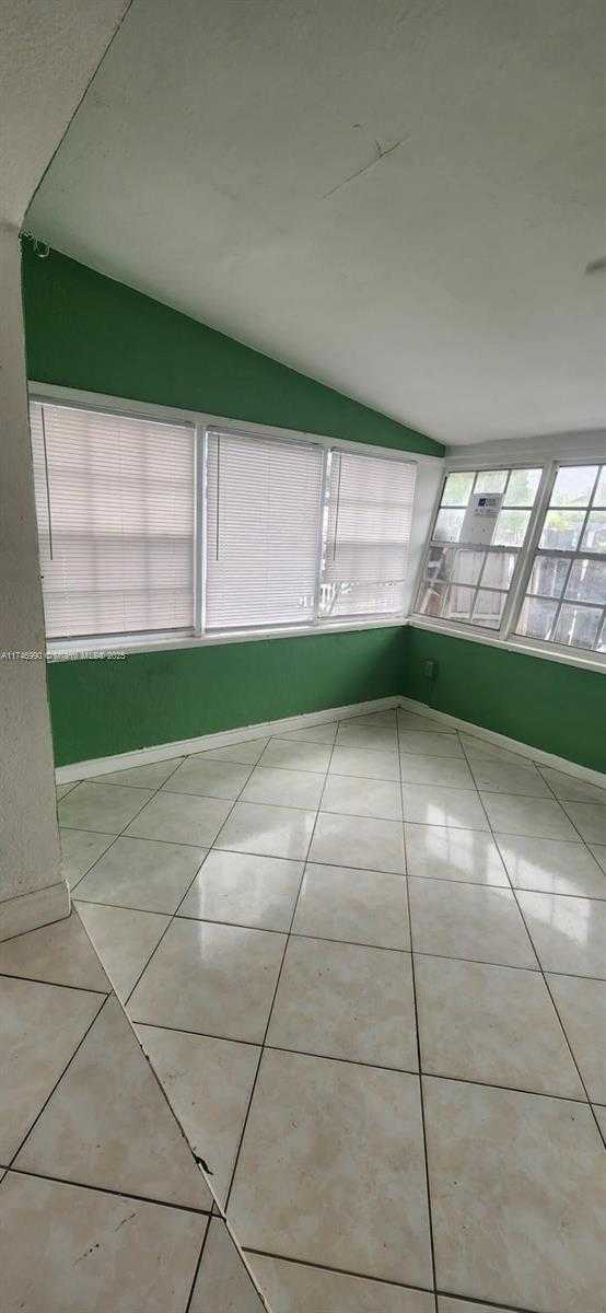 Imagen de Pequeño Objeto