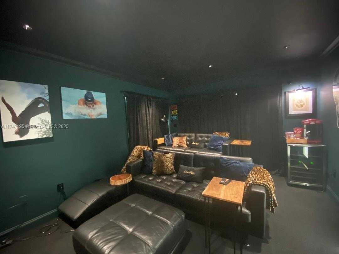 Small Image of 1460 TAGUS AVE, Coral Gables Number 10