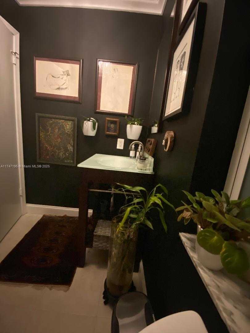 Small Image of 1460 TAGUS AVE, Coral Gables Number 32