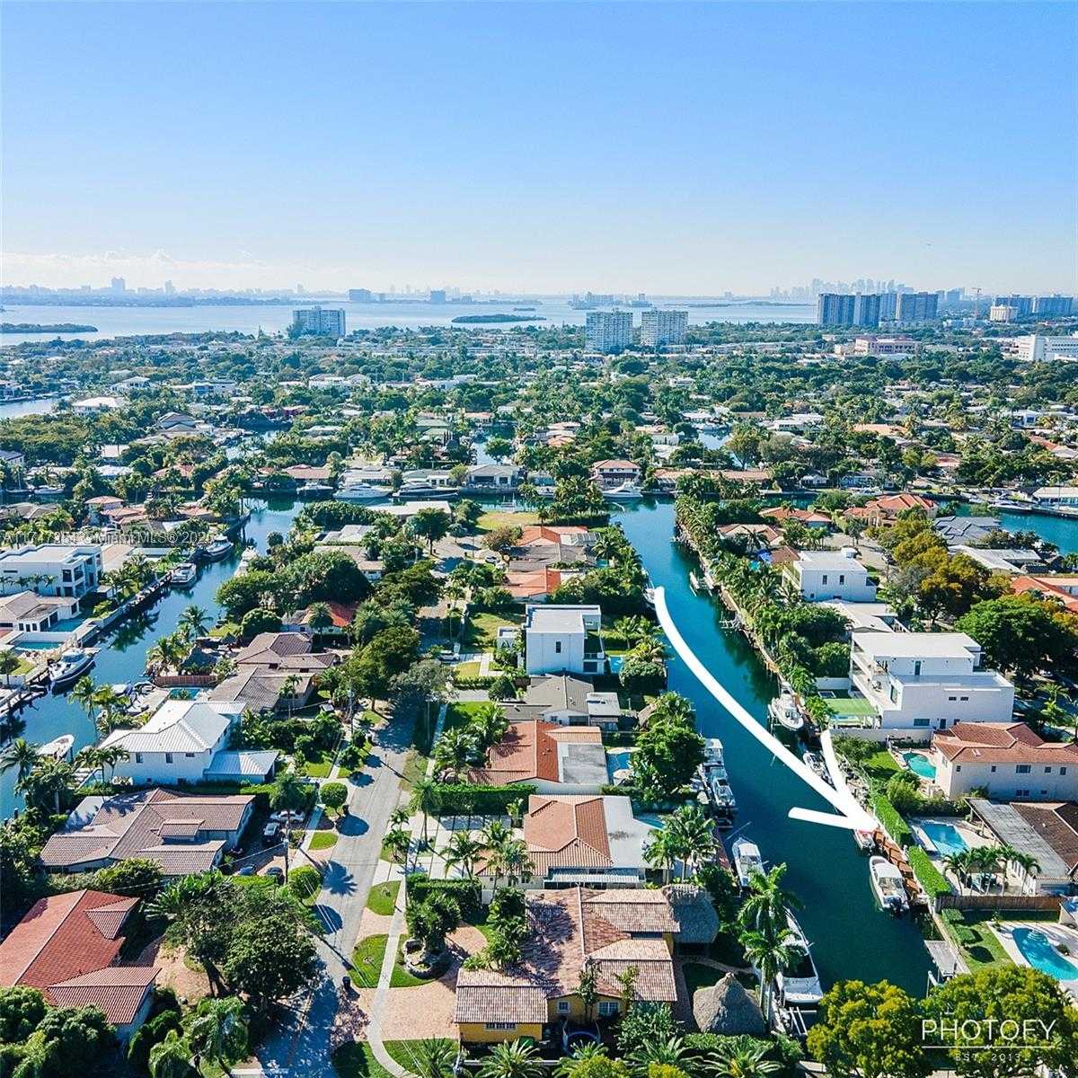 Small Image of 13205 CORONADO DR, North Miami Number 30