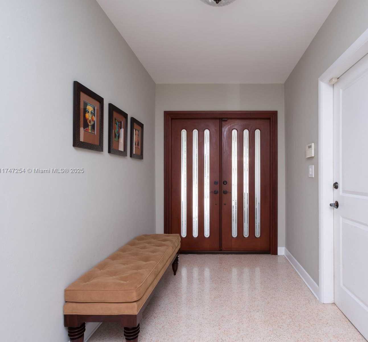 Small Image of 13205 CORONADO DR, North Miami Number 4