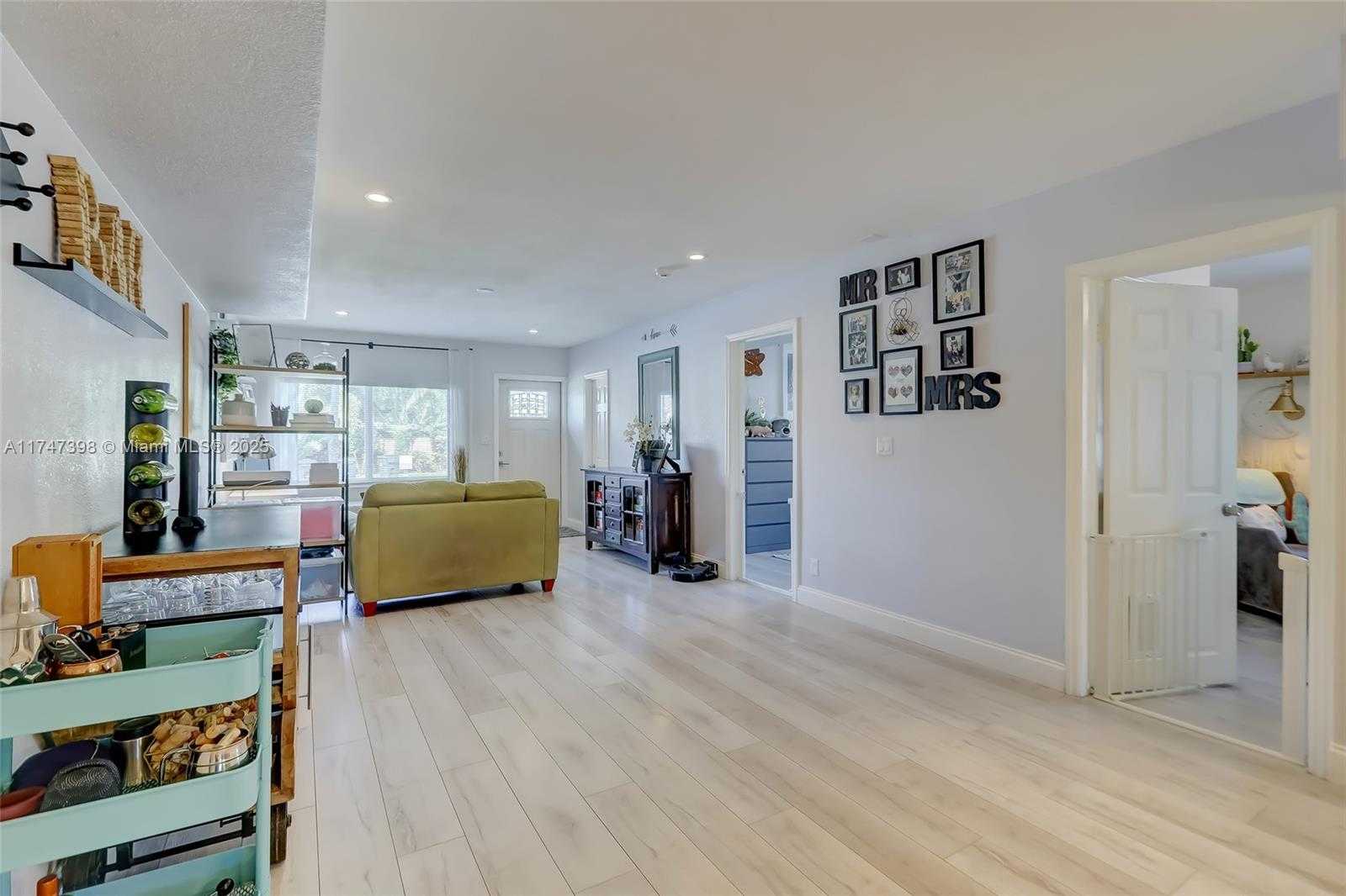Small Image of 1516 SOUTH WEST 30TH AVE, Fort Lauderdale Number 10