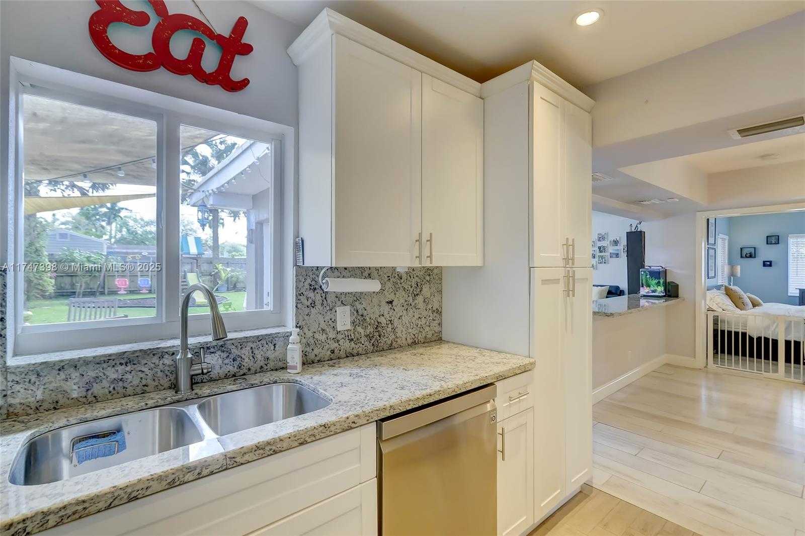 Small Image of 1516 SOUTH WEST 30TH AVE, Fort Lauderdale Number 17