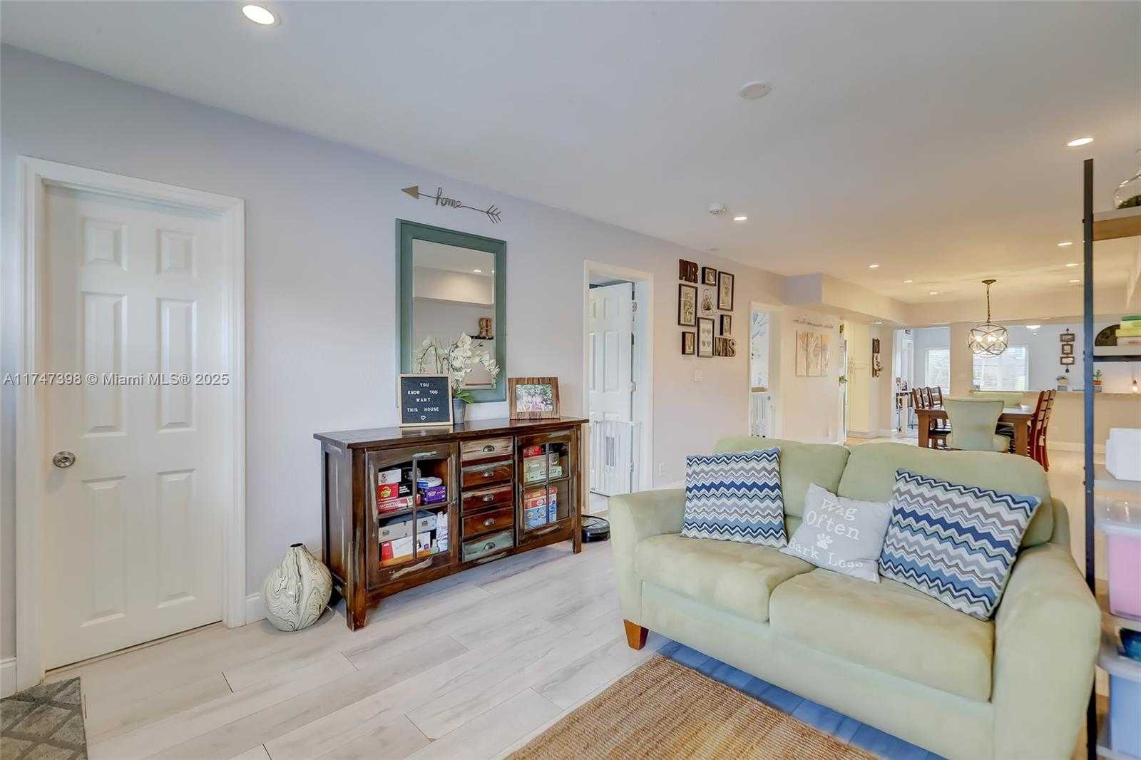 Small Image of 1516 SOUTH WEST 30TH AVE, Fort Lauderdale Number 6