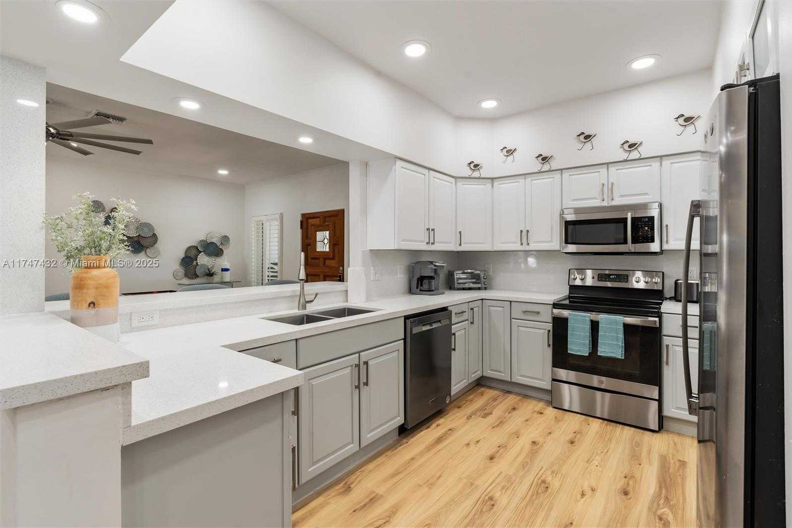 Small Image of 2513 SOUTH EAST 12TH ST, Pompano Beach Number 14