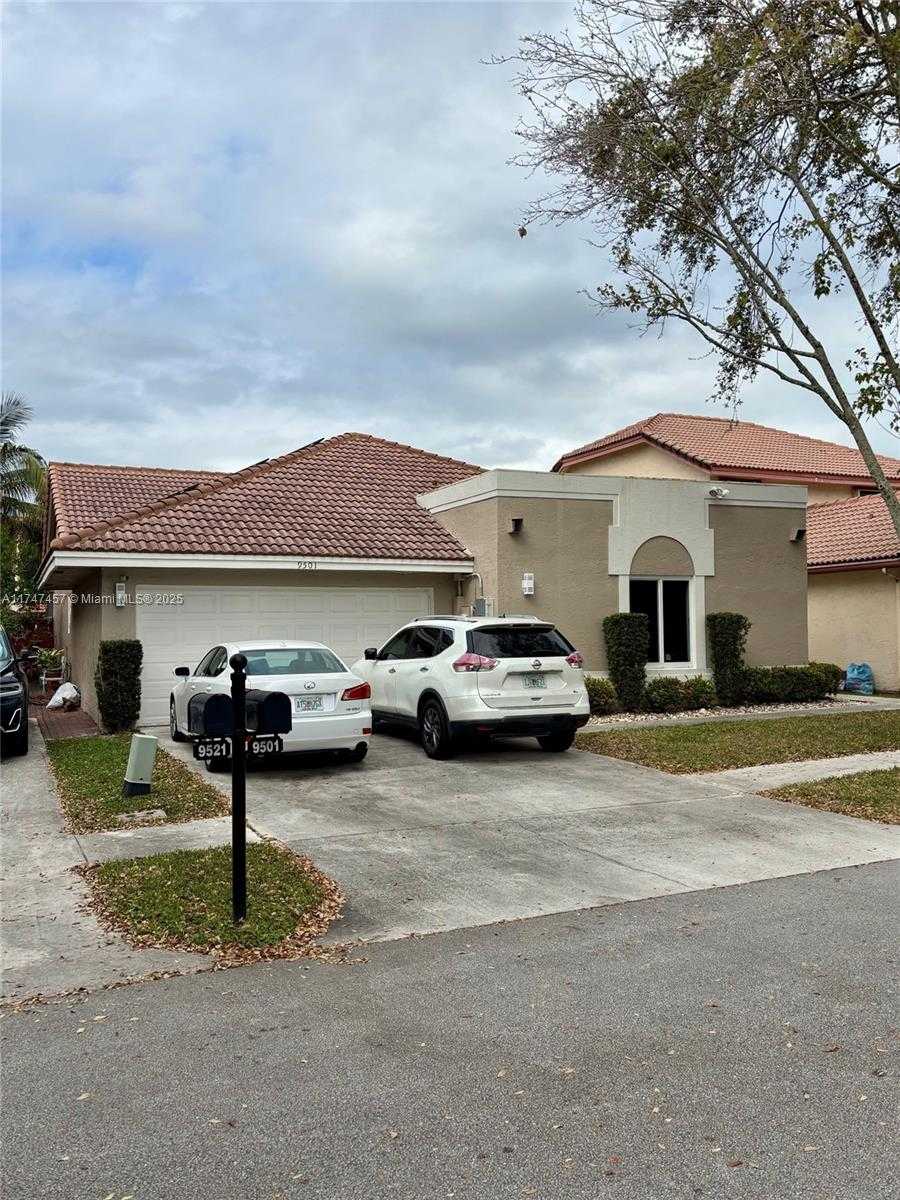 Small Image of 9501 NORTH WEST 18TH MNR, Plantation Number 3
