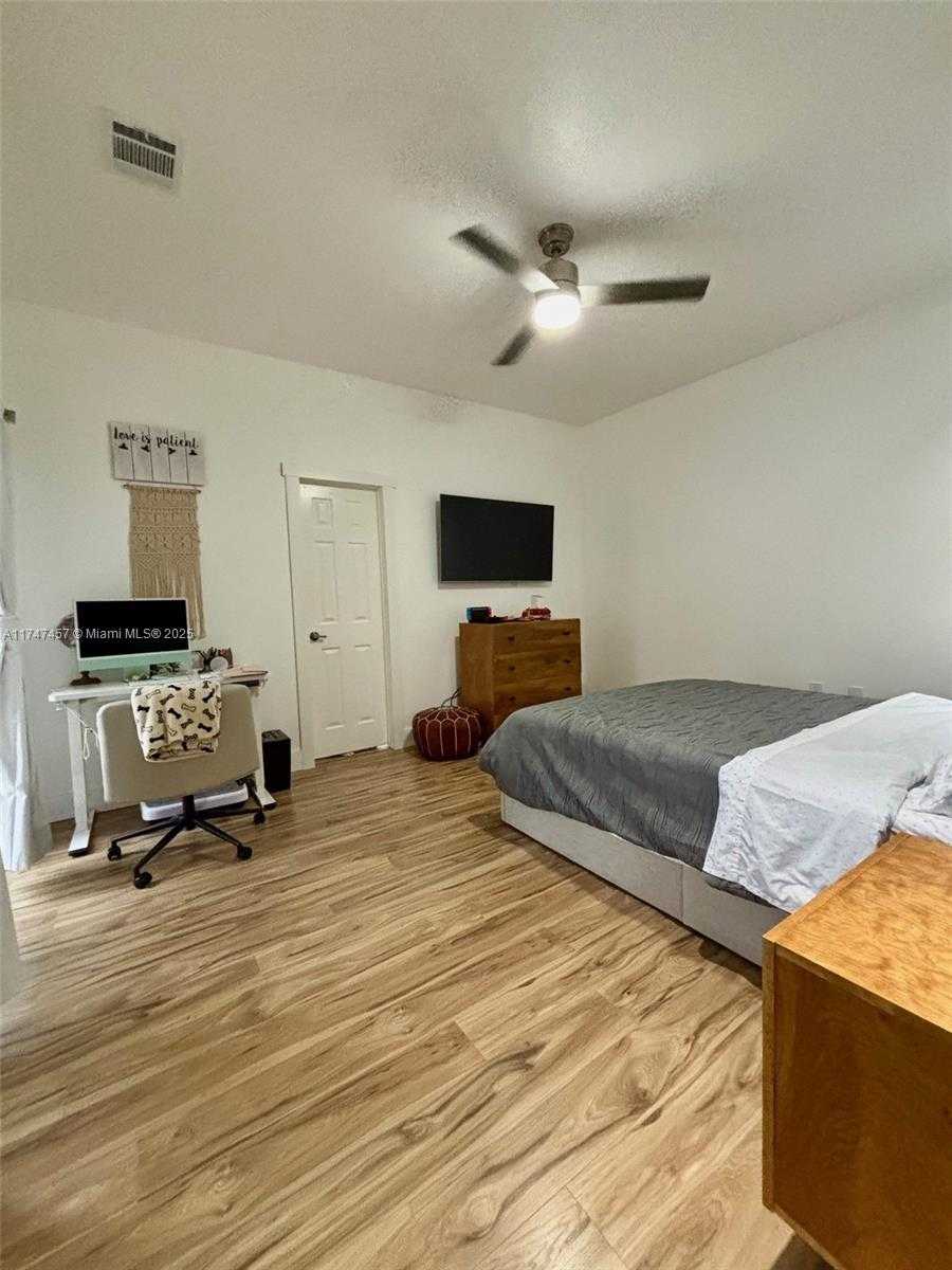 Small Image of 9501 NORTH WEST 18TH MNR, Plantation Number 40