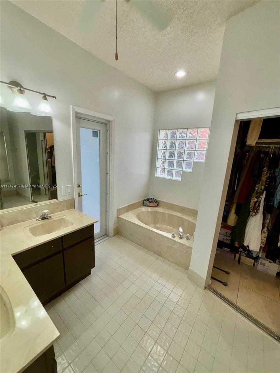 Small Image of 9501 NORTH WEST 18TH MNR, Plantation Number 46
