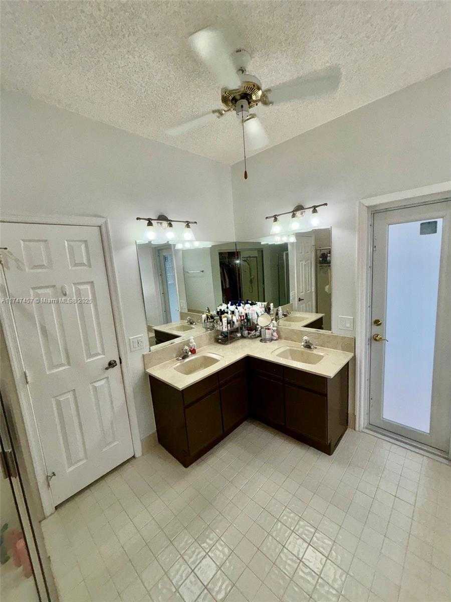 Small Image of 9501 NORTH WEST 18TH MNR, Plantation Number 56
