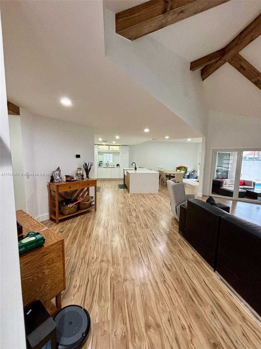 Small Image of 9501 NORTH WEST 18TH MNR, Plantation Number 9