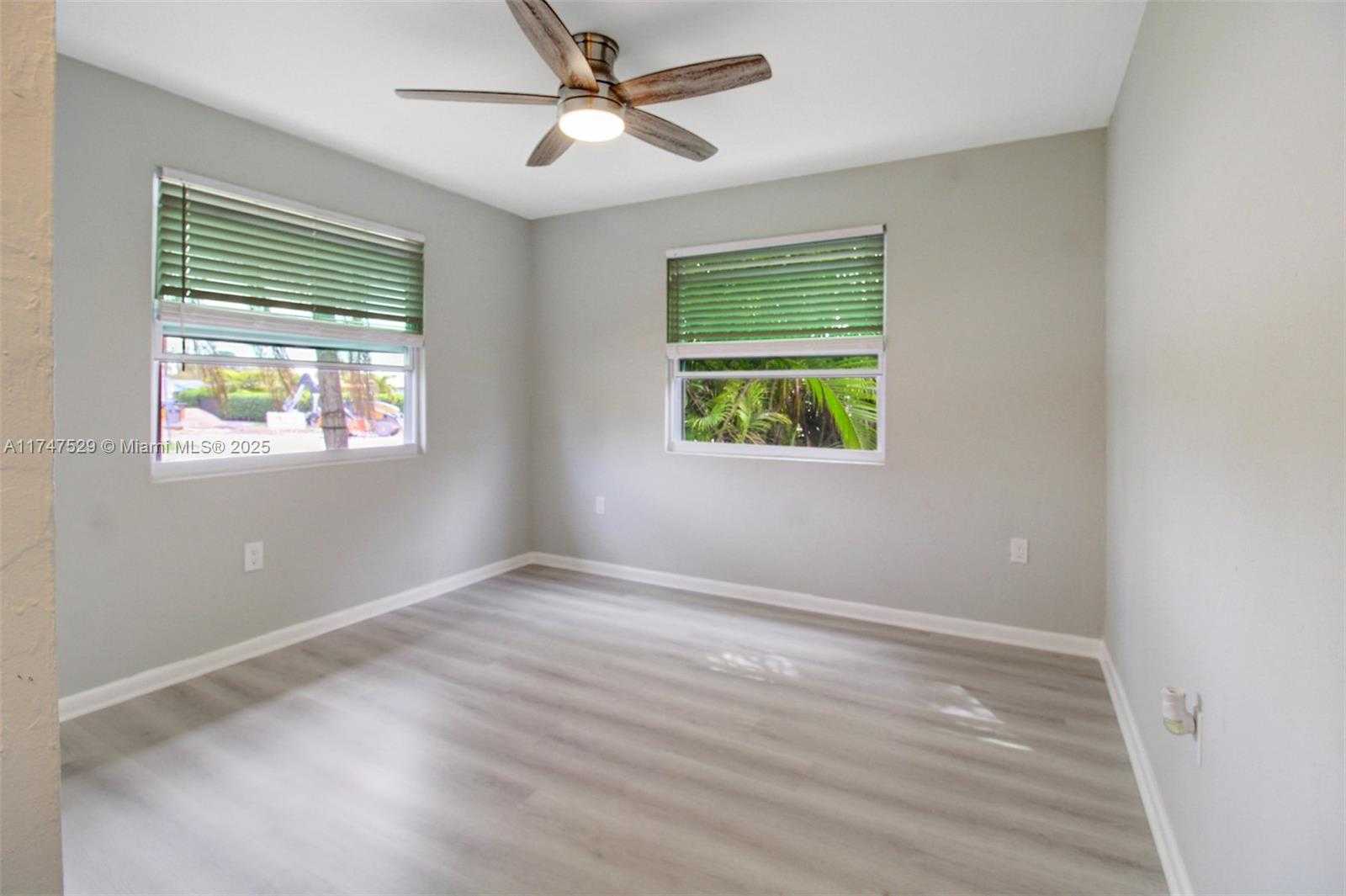 Small Image of 19930 CORAL SEA RD, Cutler Bay Number 10