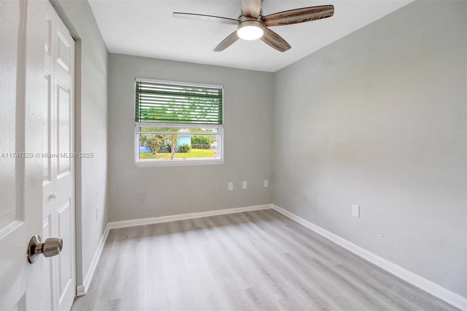 Small Image of 19930 CORAL SEA RD, Cutler Bay Number 11