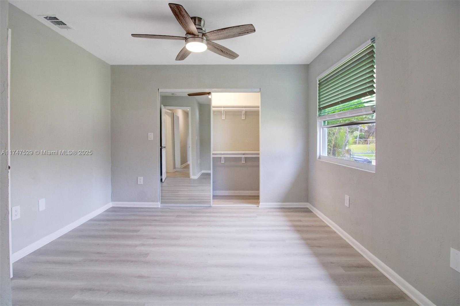 Small Image of 19930 CORAL SEA RD, Cutler Bay Number 12
