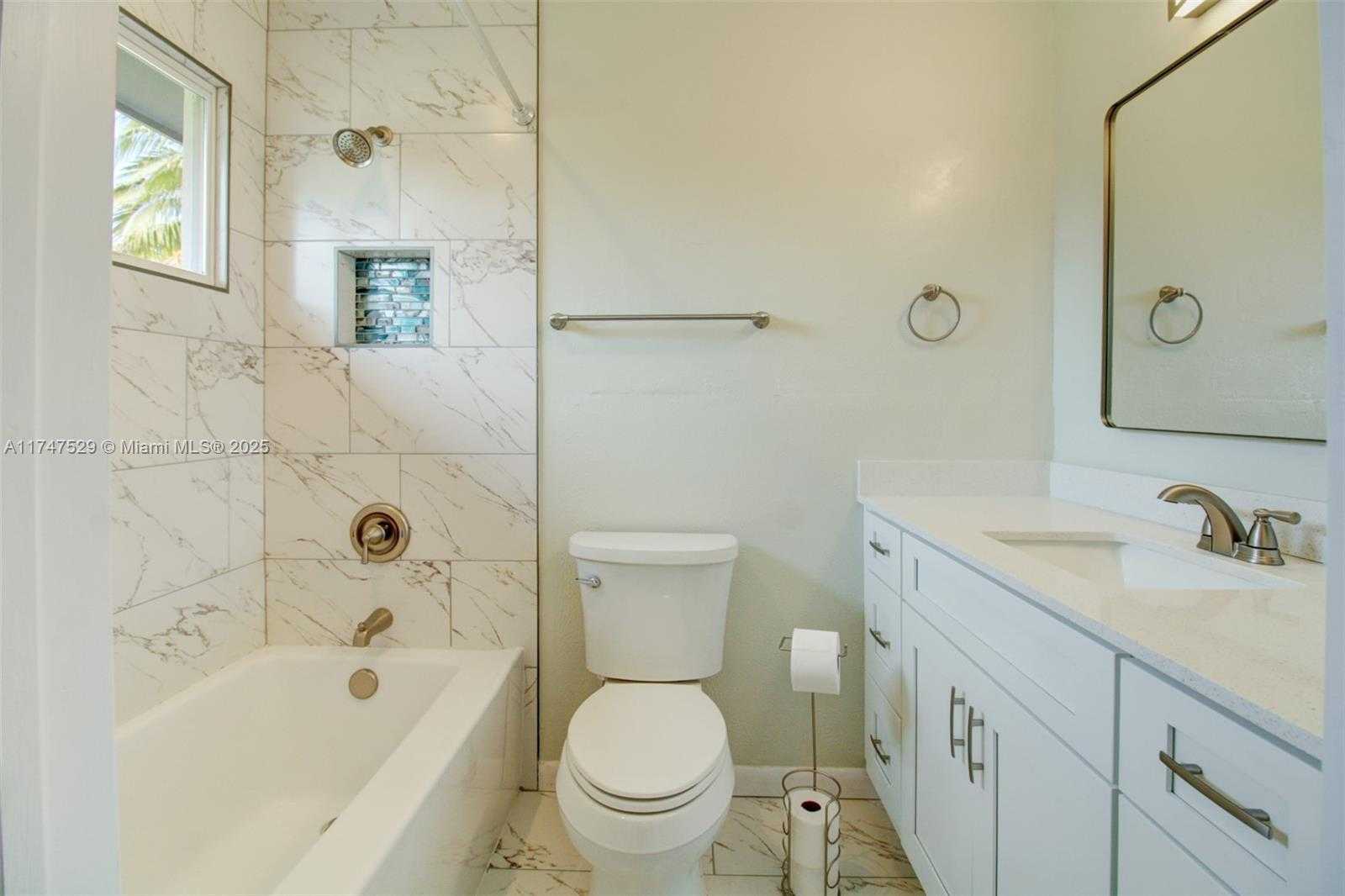 Small Image of 19930 CORAL SEA RD, Cutler Bay Number 13