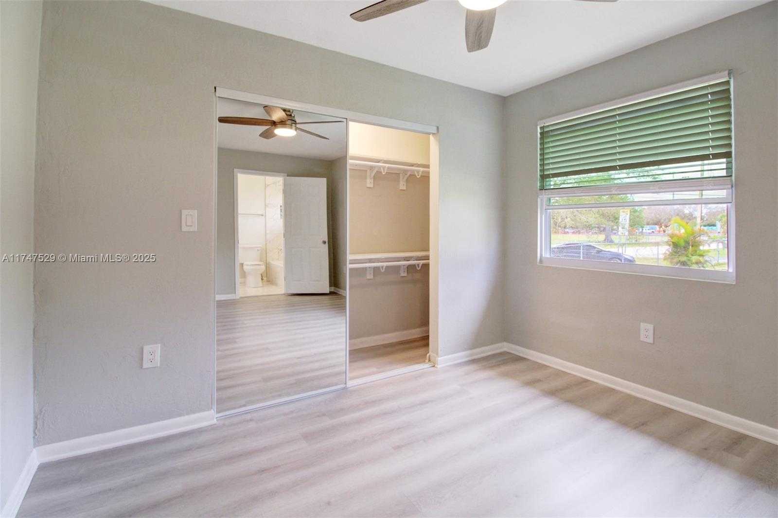 Small Image of 19930 CORAL SEA RD, Cutler Bay Number 14