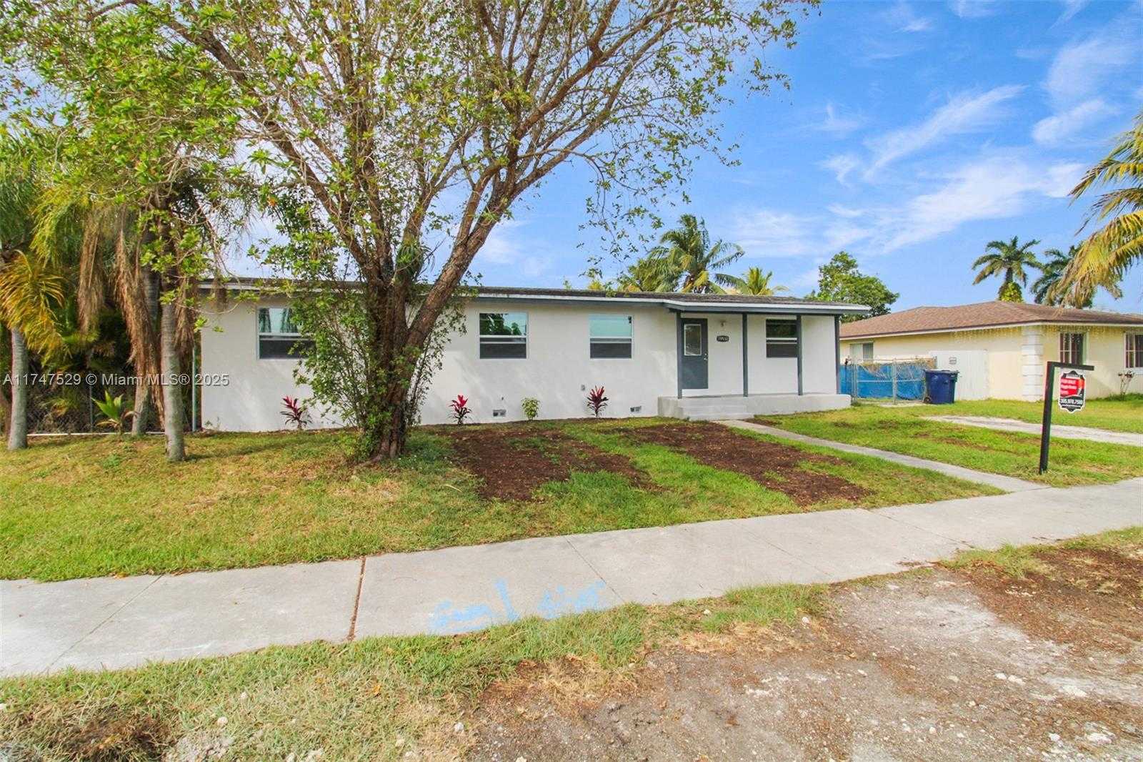 Small Image of 19930 CORAL SEA RD, Cutler Bay Number 2