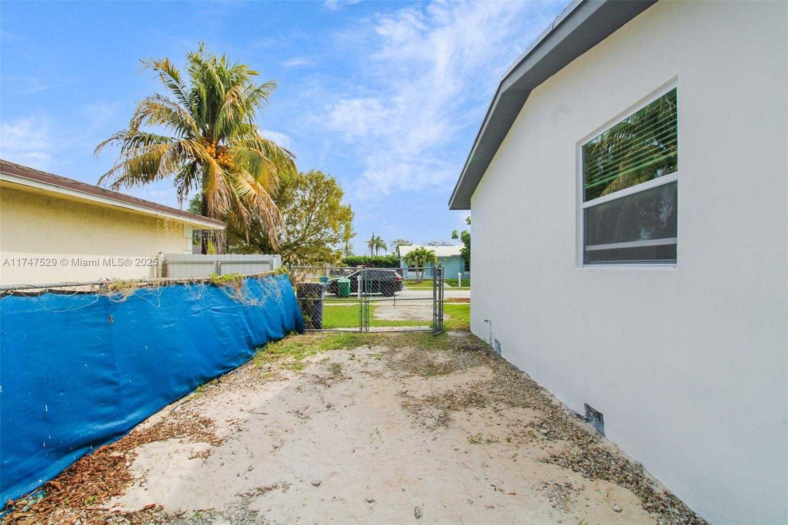 Small Image of 19930 CORAL SEA RD, Cutler Bay Number 21