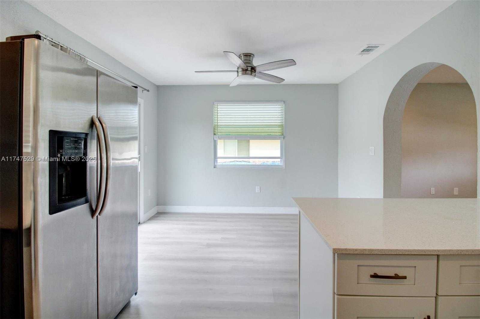Small Image of 19930 CORAL SEA RD, Cutler Bay Number 7