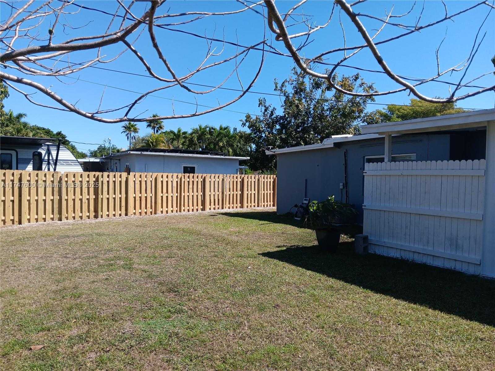 Small Image of 29130 KENTUCKY RD, Homestead Number 10
