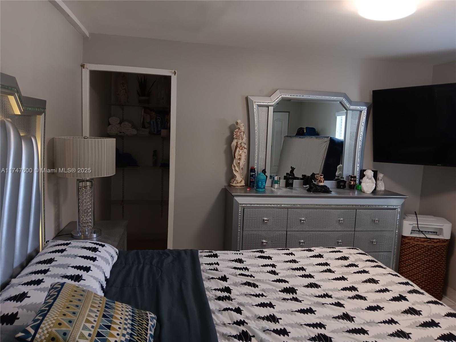 Small Image of 29130 KENTUCKY RD, Homestead Number 33