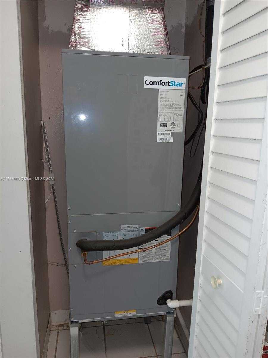 Small Image of 29130 KENTUCKY RD, Homestead Number 36