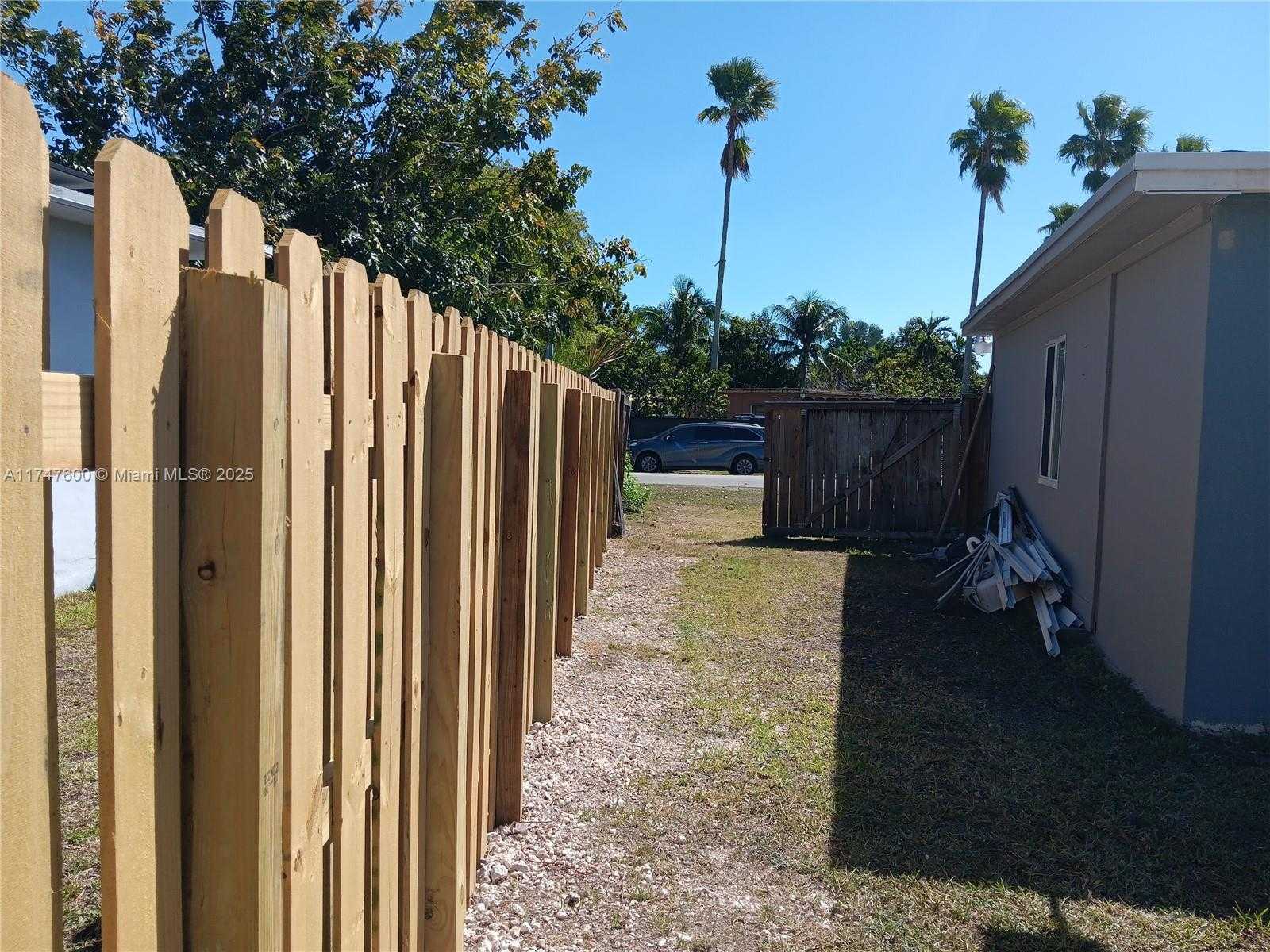 Small Image of 29130 KENTUCKY RD, Homestead Number 8