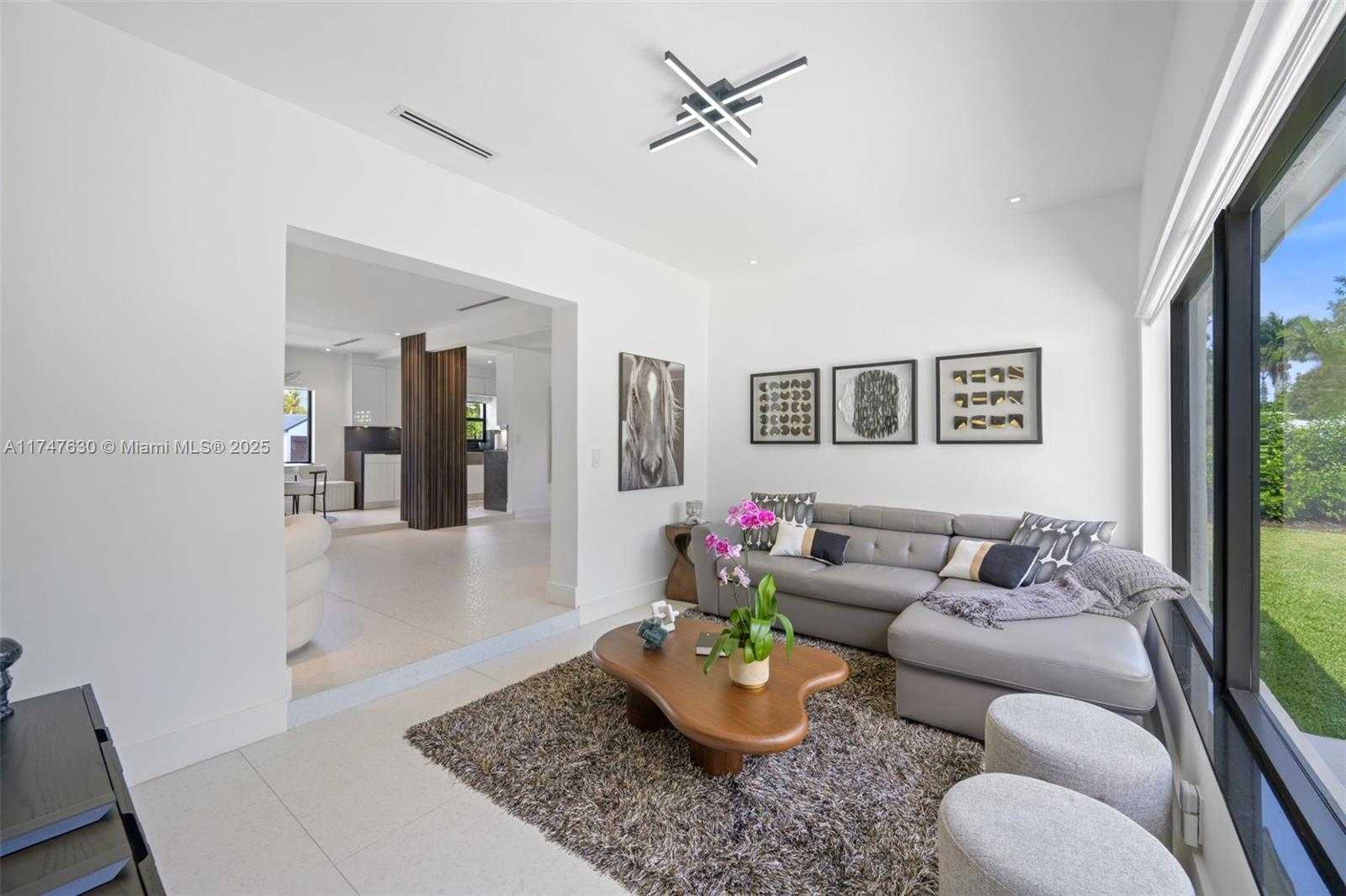 Small Image of 14745 NORTH SPUR DR, Miami Number 14