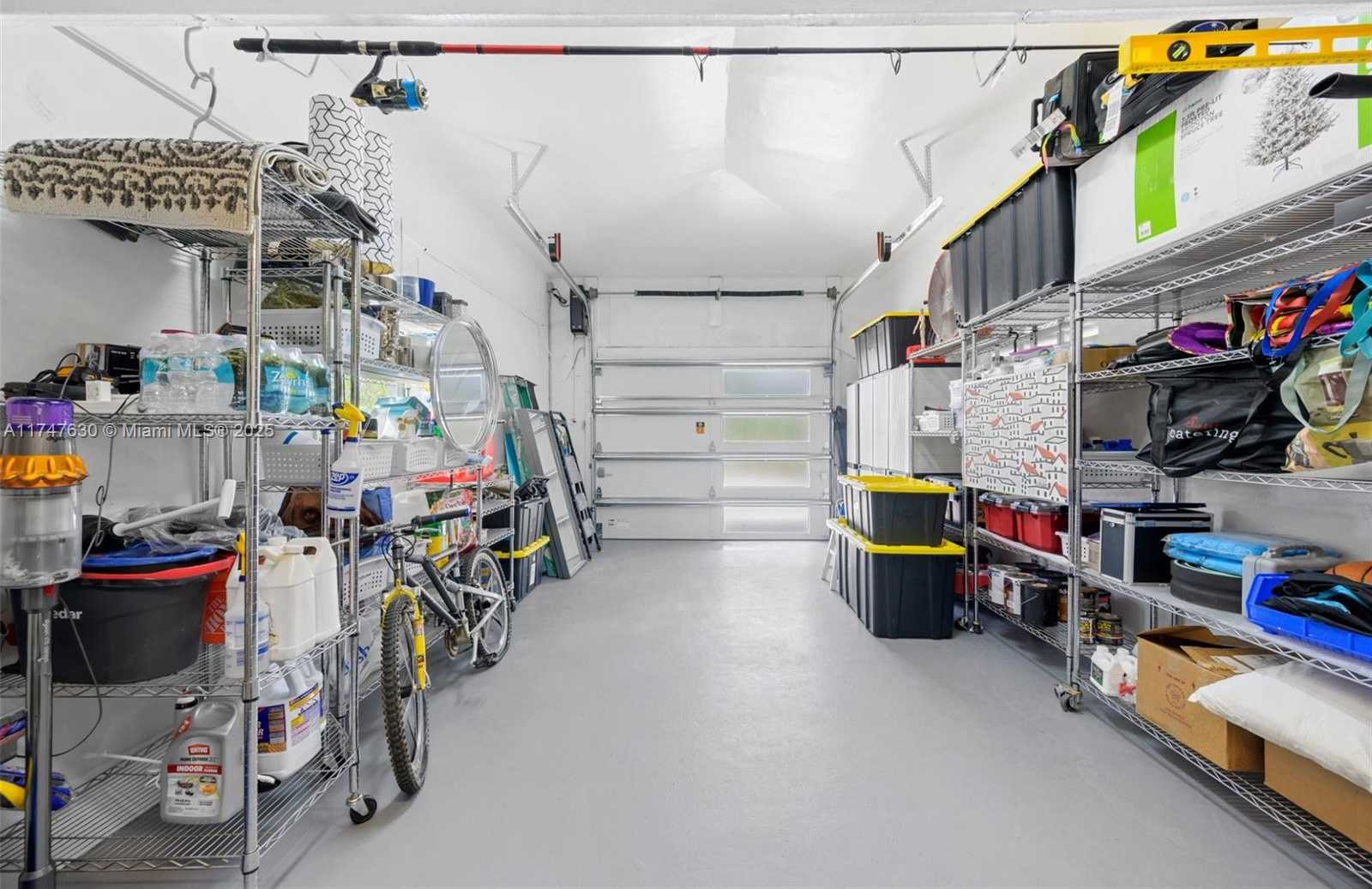 Small Image of 14745 NORTH SPUR DR, Miami Number 27