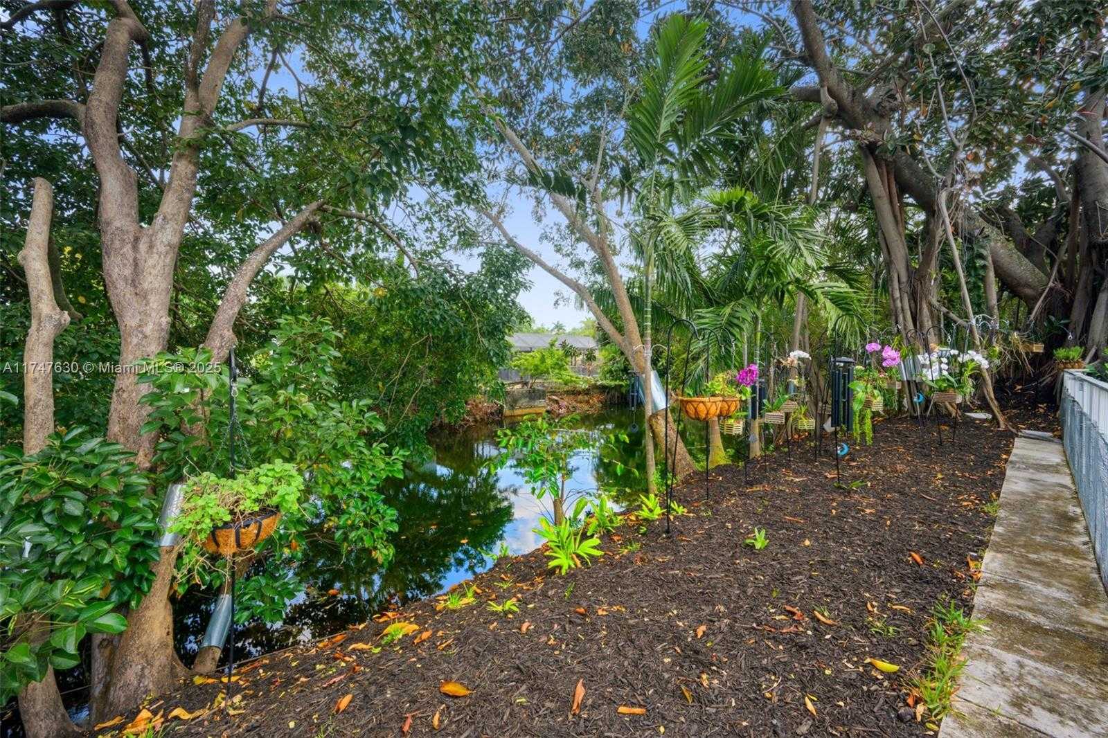 Small Image of 14745 NORTH SPUR DR, Miami Number 29