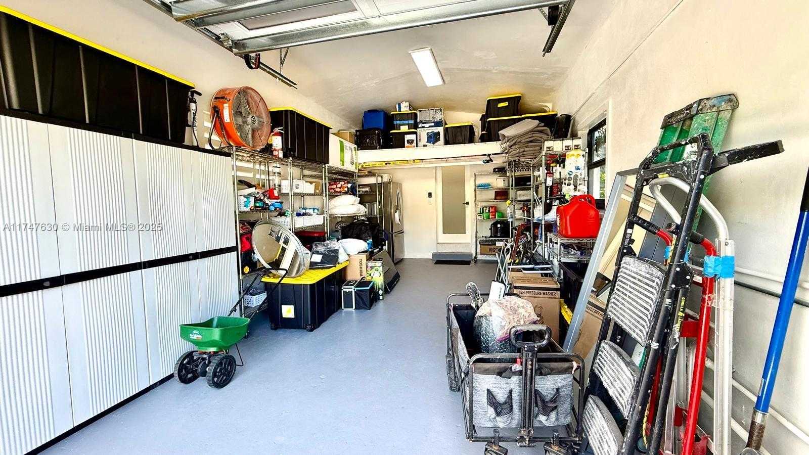 Small Image of 14745 NORTH SPUR DR, Miami Number 34