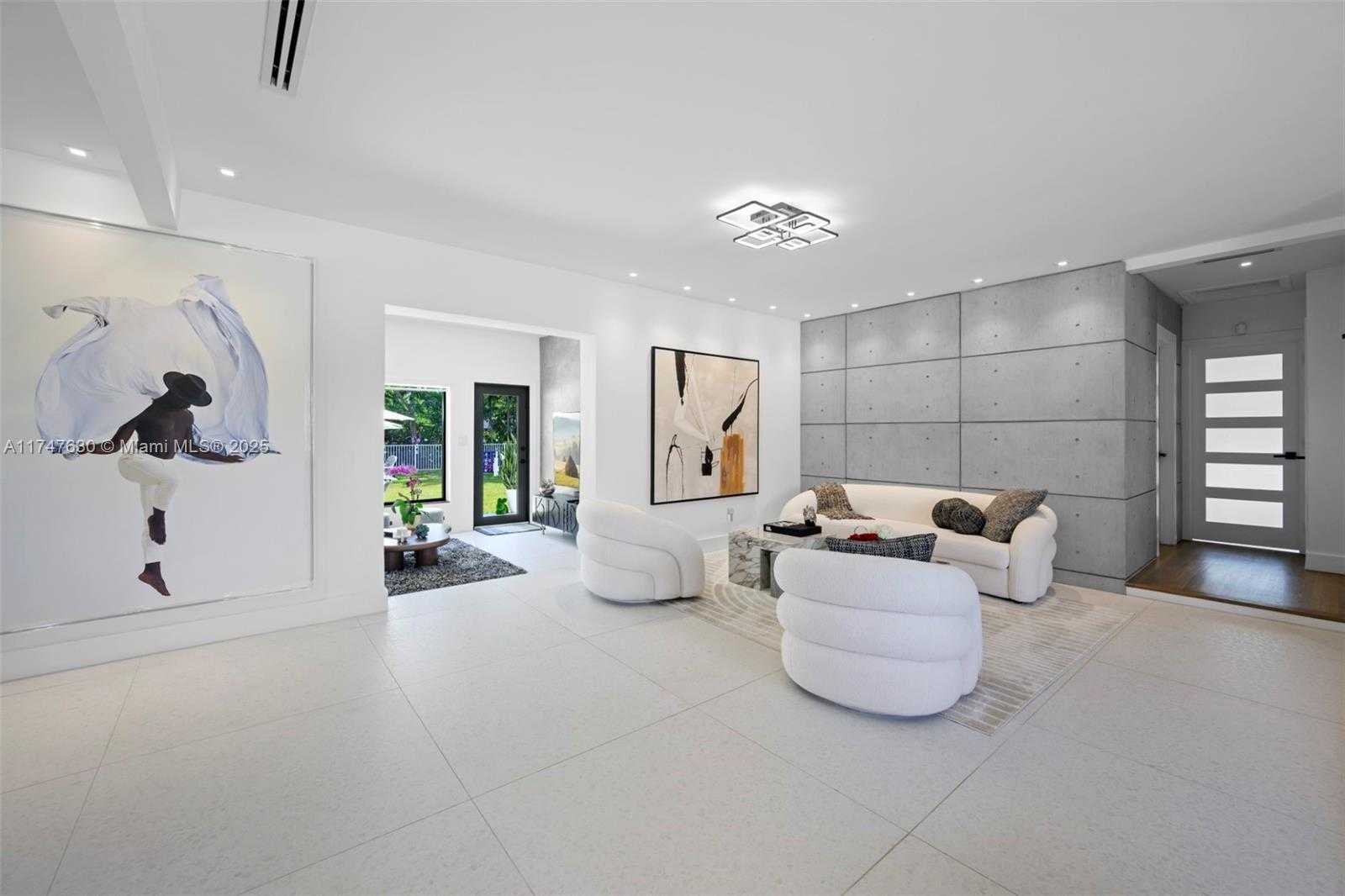 Small Image of 14745 NORTH SPUR DR, Miami Number 5