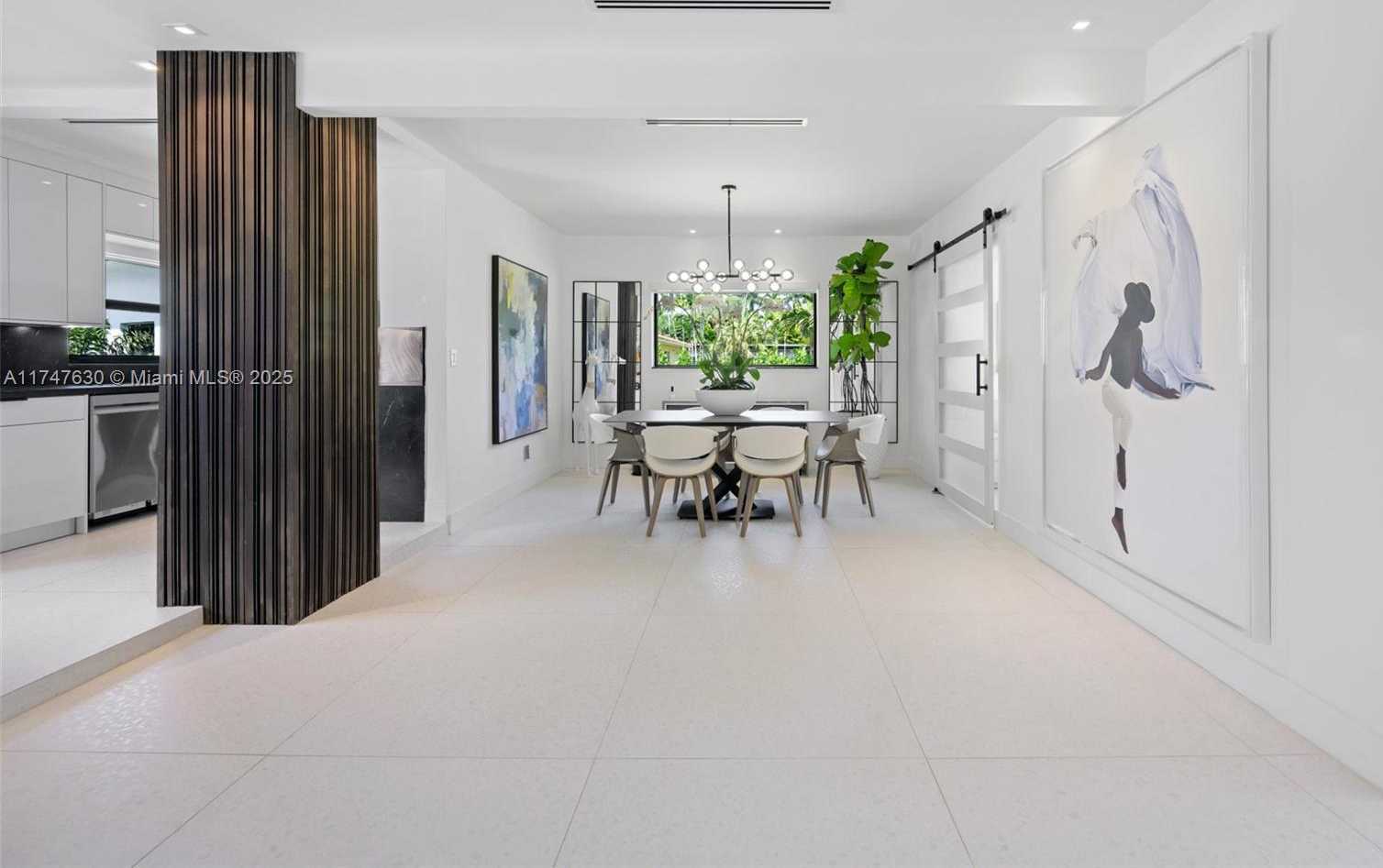 Small Image of 14745 NORTH SPUR DR, Miami Number 6