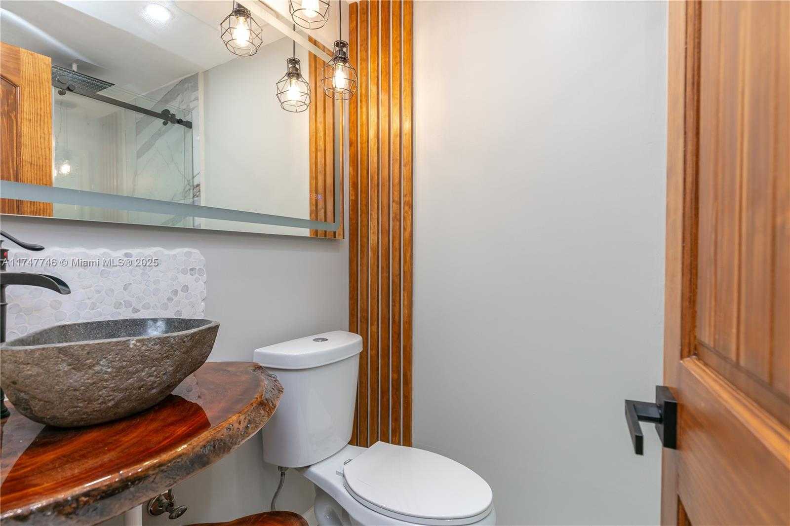 Small Image of 1507 HARDING ST, Hollywood Number 13